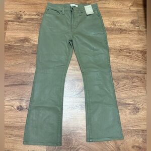 NWT, Madewell Mid-Rise Kick Out Jeans in Army Green, Size 8